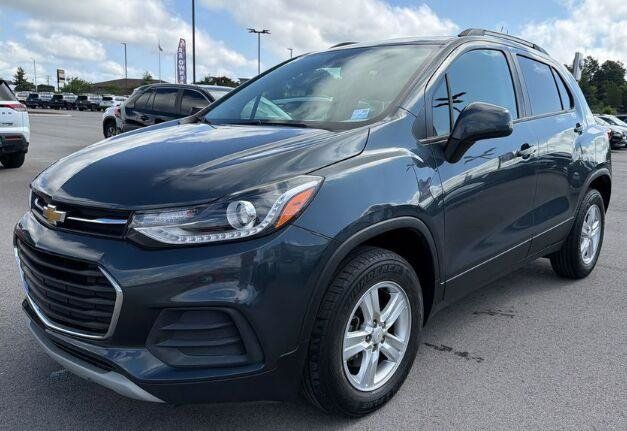 Used 2022 Chevrolet Trax LS w/ Tint and Cruise Package FWD image 1