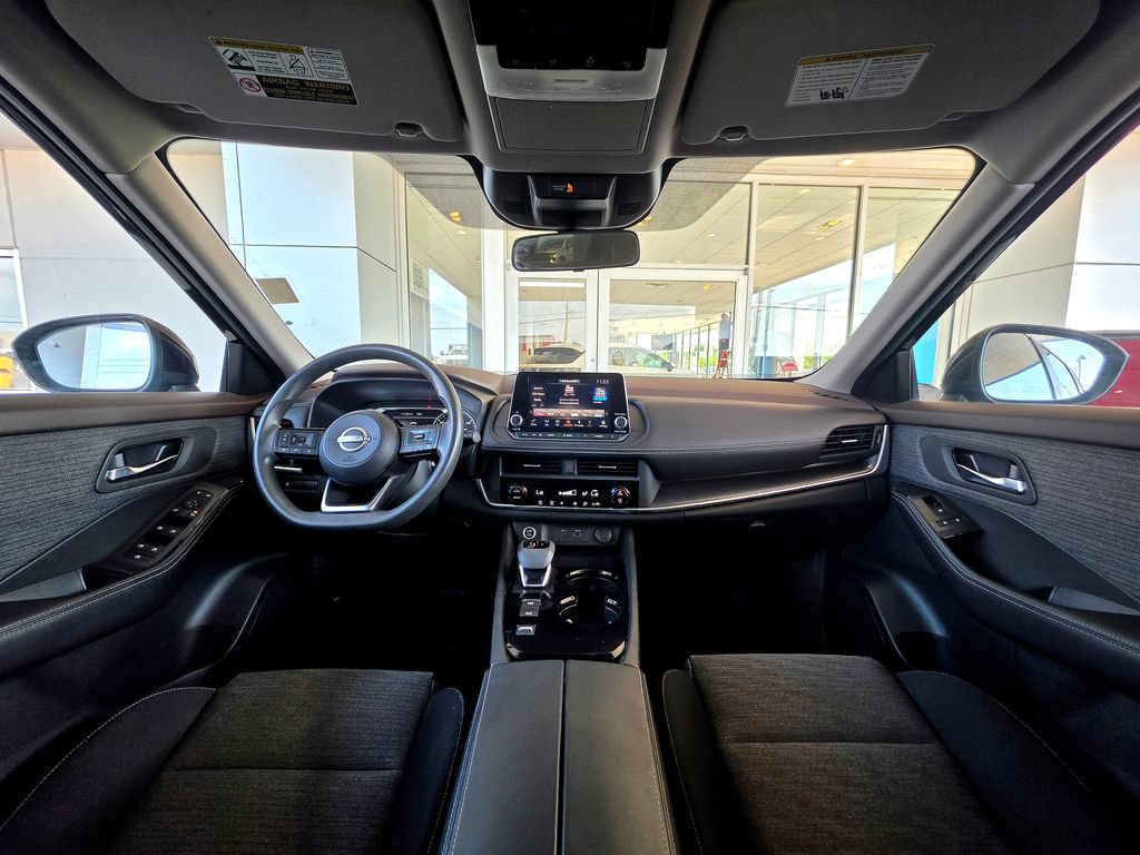 Used 2023 Nissan Rogue SV FWD image 10