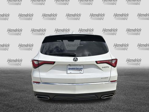 Used 2023 Acura MDX SH-AWD image 9