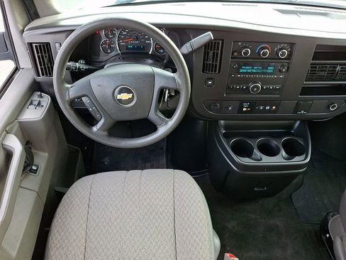 Used 2018 Chevrolet Express 3500 LT w/ LT Preferred Equipment Group image 18