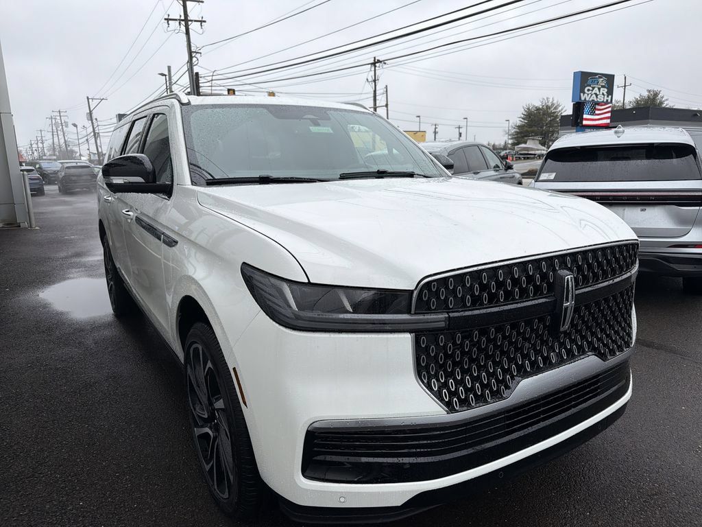New 2026 Lincoln Navigator L Reserve AWD/4WD image 4