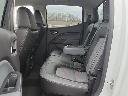 Used 2015 Chevrolet Colorado Z71 AWD/4WD image 21
