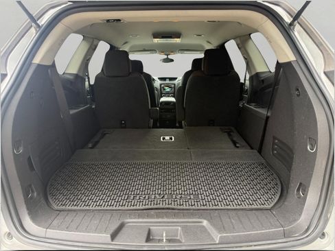 Used 2016 Chevrolet Traverse LT w/ Traveler's Package FWD image 16