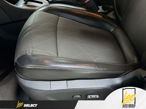 Used 2019 Chevrolet Trax LT w/ Redline Edition FWD image 21