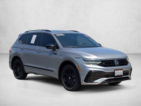Used 2022 Volkswagen Tiguan SE R-Line FWD image 3