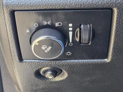 Used 2013 Jeep Grand Cherokee Laredo RWD image 28