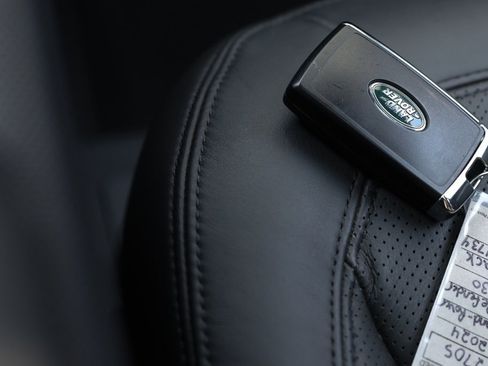 Used 2024 Land Rover Defender 130 V8 image 30