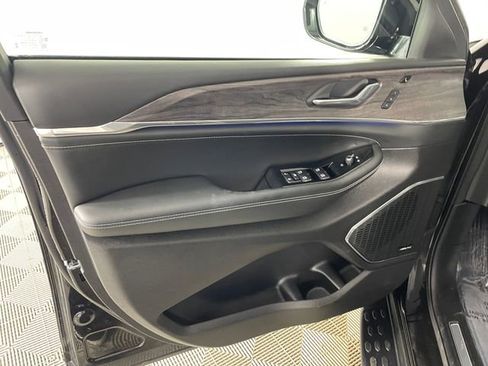 Certified 2025 Jeep Grand Cherokee L Overland w/ Advanced Protech Group III image 16