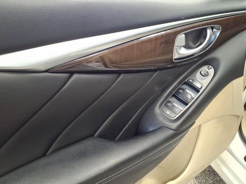 Used 2018 INFINITI Q50 Luxe w/ Essential Package (3.0T Luxe) image 8