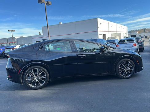 Used 2025 Toyota Prius Limited w/ Limited Premium Package image 7