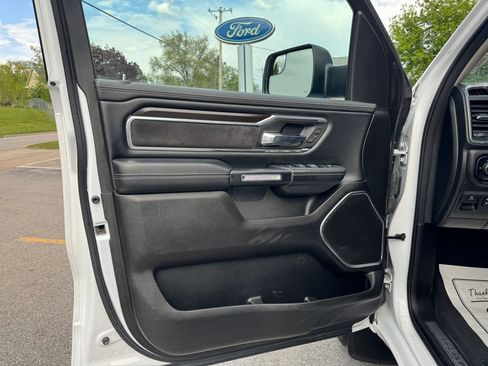 Used 2022 RAM 1500 Laramie AWD/4WD image 14