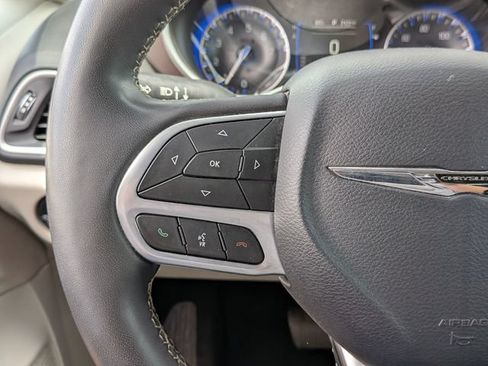 Used 2023 Chrysler Voyager LX FWD image 19
