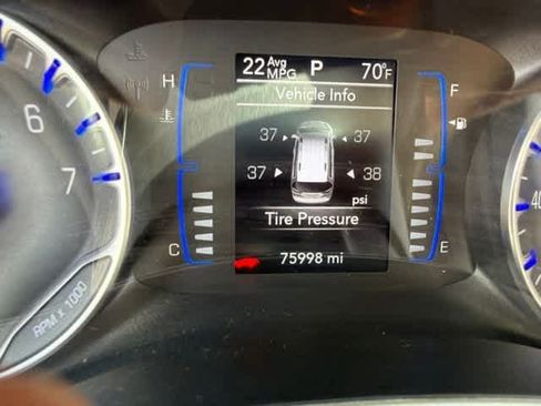 Used 2019 Chrysler Pacifica Touring-L FWD image 28