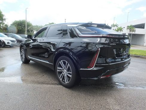 Used 2025 Cadillac Lyriq Luxury AWD/4WD image 12
