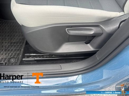 Used 2025 Volkswagen Taos S FWD image 18