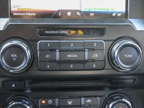 Used 2015 Ford F150 Lariat image 21