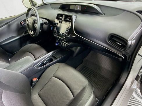 Used 2022 Toyota Prius LE image 27