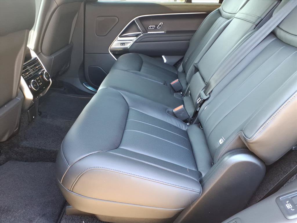 New 2026 Land Rover Range Rover Long Wheelbase SE AWD/4WD image 5