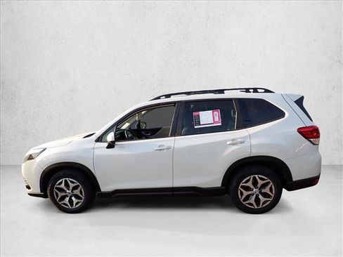 Certified 2023 Subaru Forester Premium AWD/4WD image 2
