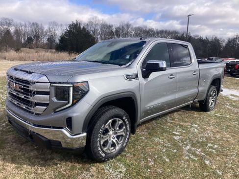 New 2026 GMC Sierra 1500 SLE image 8
