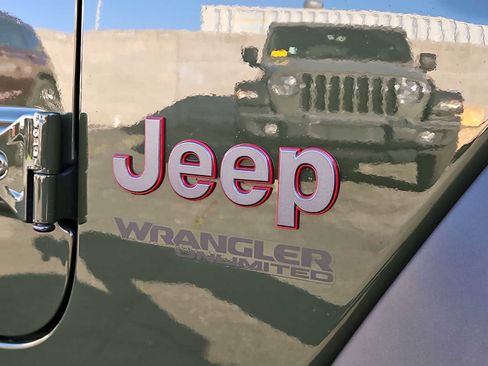 Used 2021 Jeep Wrangler Unlimited Rubicon w/ LED Lighting Group image 12