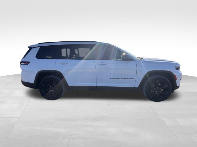 Used 2023 Jeep Grand Cherokee L Laredo AWD/4WD image 26