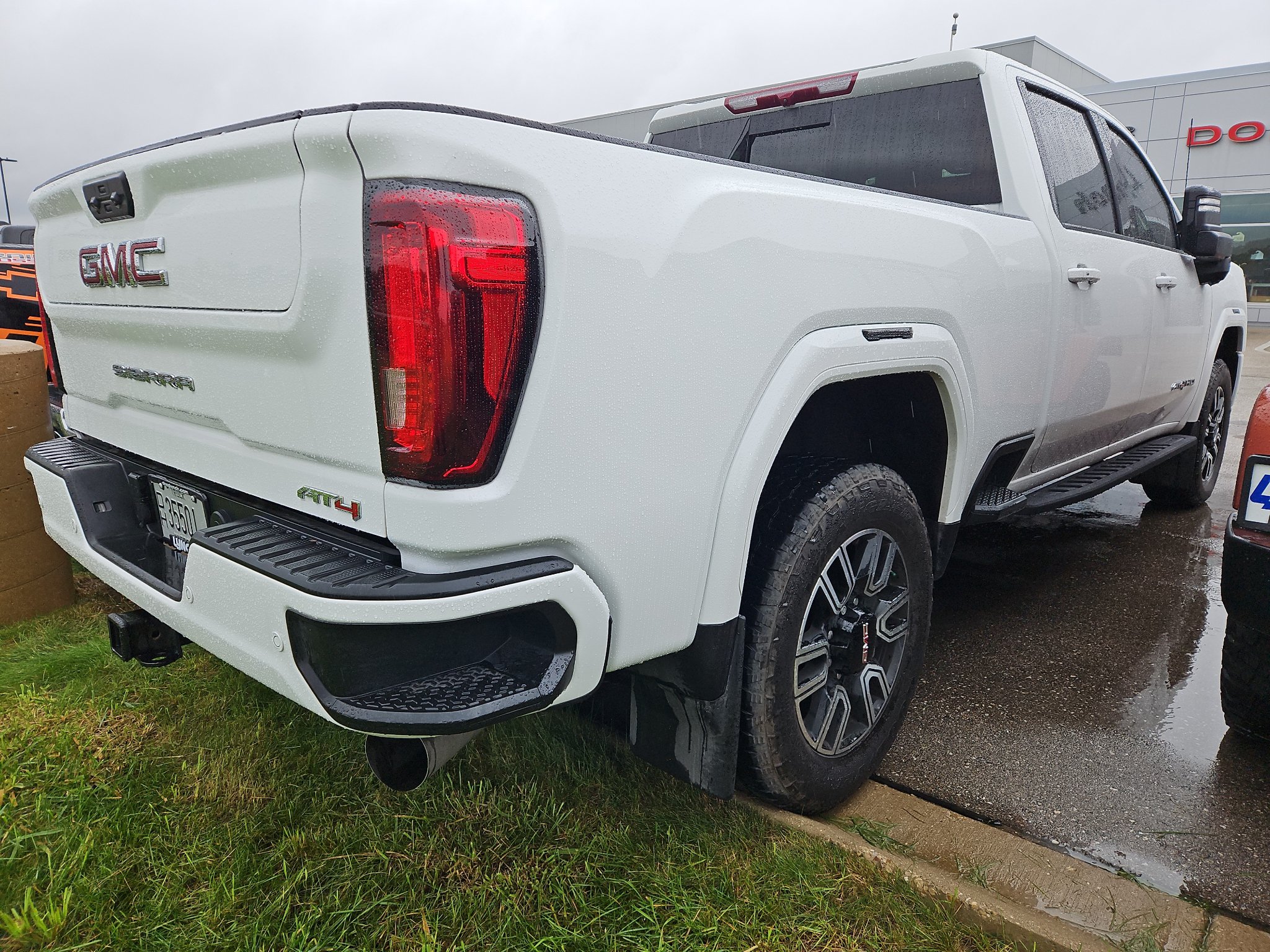 Used 2022 GMC Sierra 3500 AT4 w/ AT4 Preferred Package AWD/4WD image 7
