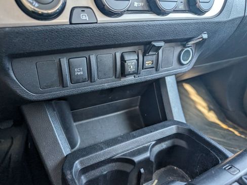 Used 2021 Toyota Tacoma 4x4 Double Cab image 19