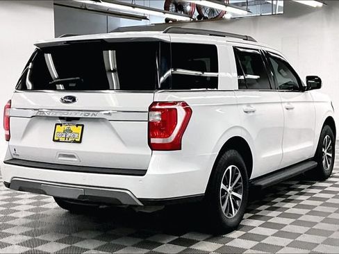 Used 2019 Ford Expedition XLT w/ Equipment Group 201A AWD/4WD image 12