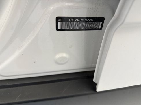 Used 2022 Kia Soul LX w/ Technology Package FWD image 9