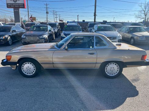 Used 1987 Mercedes-Benz 560 SL image 2
