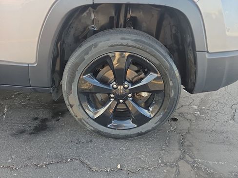 Used 2020 Jeep Cherokee Altitude image 4