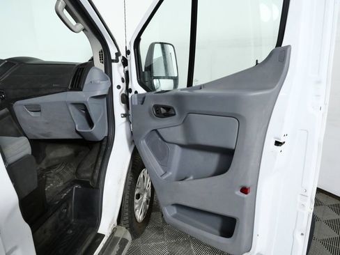 Used 2015 Ford Transit 250 130 Low Roof w/ Exterior Upgrade Package RWD image 15