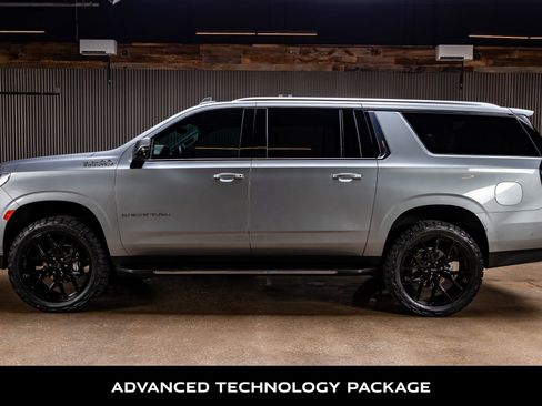 Used 2024 Chevrolet Suburban High Country w/ Advanced Technology Package AWD/4WD image 6