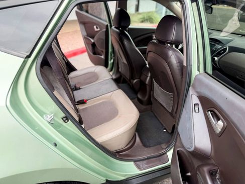 Used 2012 Hyundai Tucson GLS image 10