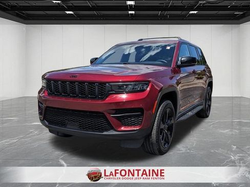 Used 2023 Jeep Grand Cherokee Altitude AWD/4WD image 1