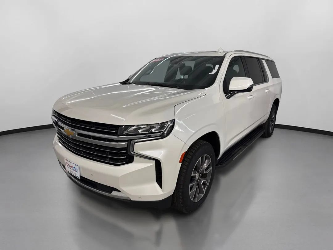 Used 2023 Chevrolet Suburban LT w/ LT Signature Plus Package AWD/4WD image 4