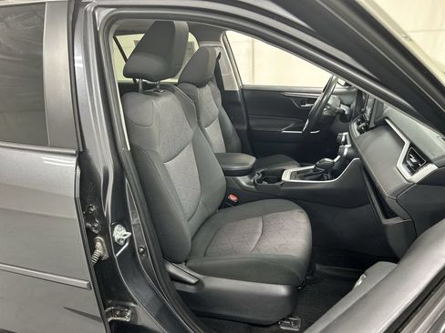 Used 2019 Toyota RAV4 XLE AWD/4WD image 23