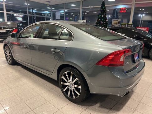 Used 2017 Volvo S60 T5 Inscription Platinum image 12