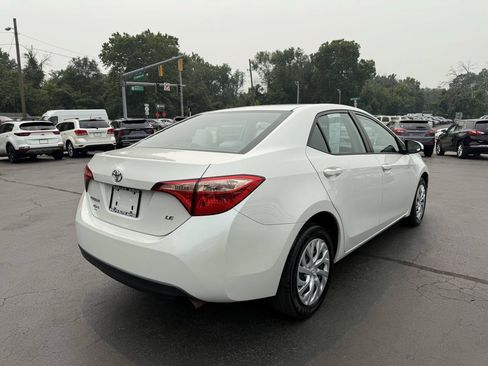 Used 2018 Toyota Corolla LE w/ Carpet Mat Package (TMS) FWD image 8