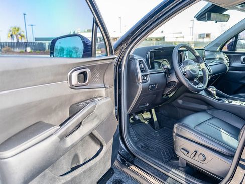Used 2023 Kia Sorento S w/ Panoramic Sunroof Package image 18