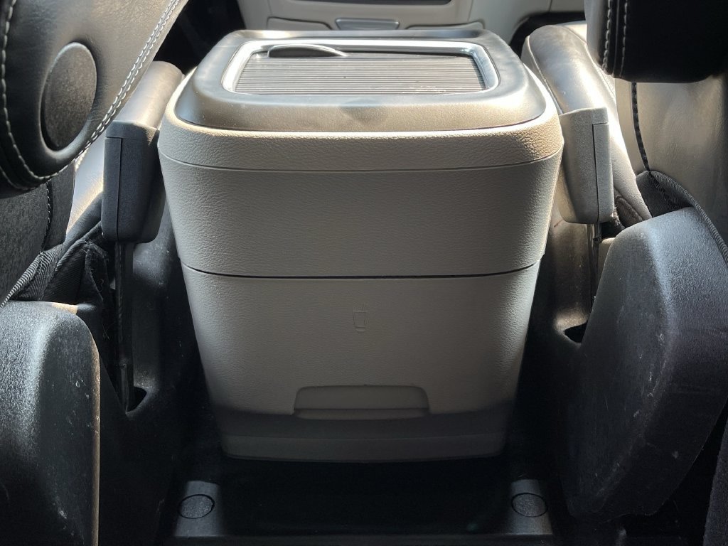 Used 2023 Chrysler Pacifica Touring-L FWD image 41