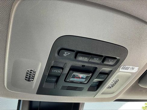 Used 2022 Toyota Camry XLE w/ Navigation Upgrade Package FWD image 30