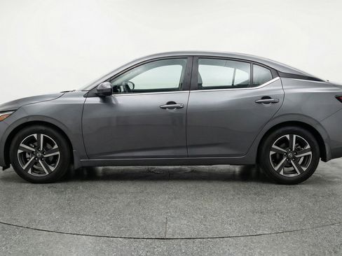 Used 2025 Nissan Sentra SV image 5