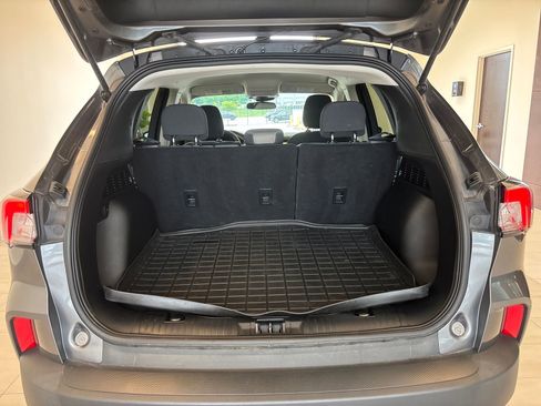 Used 2021 Ford Escape SE FWD image 9