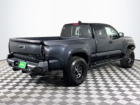 Used 2022 Toyota Tacoma TRD Sport w/ TRD Premium Sport Package RWD image 10