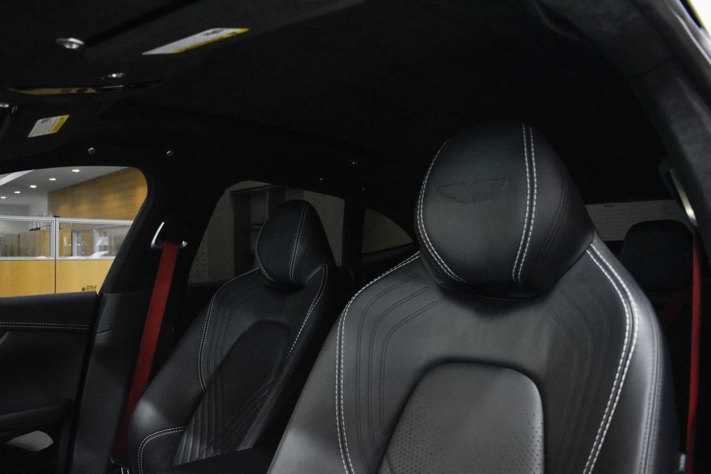 Used 2022 Aston Martin DBX AWD/4WD image 2
