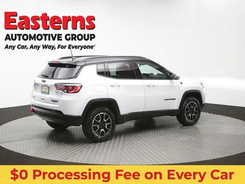 Used 2025 Jeep Compass Trailhawk AWD/4WD image 39