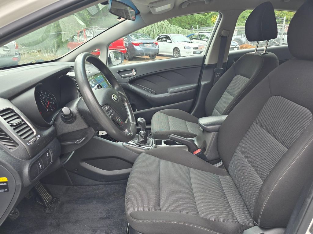 Used 2017 Kia Forte LX FWD image 7