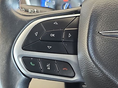 Used 2017 Chrysler Pacifica Touring-L image 22